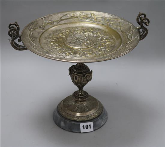 A metal tazza